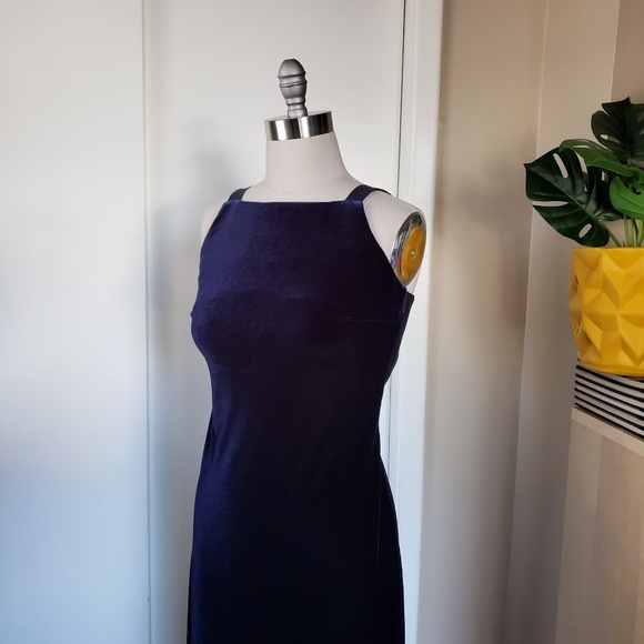 Beautiful Velvet Dress Size 8! - Picture 12 of 12